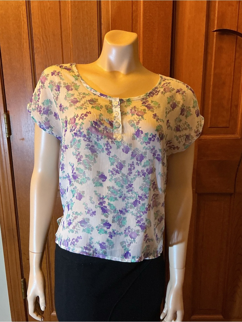 SO Sheer  Floral Short-Sleeve Henley Top